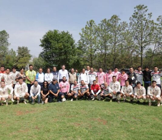 Llama Alfonso Martínez a periodistas a defender la libertad de expresión