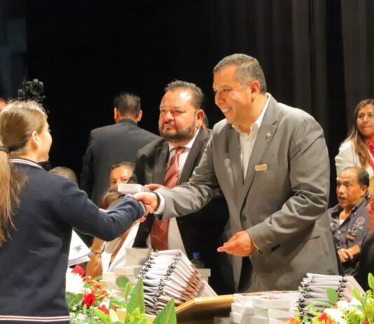 Impulsa Juan Carlos Barragán la campaña Fuera Tiliches Escolares