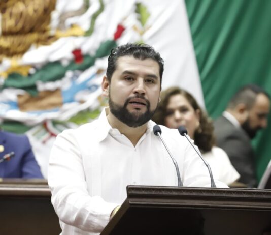 Octavio Ocampo celebra aprobación de dictamen que amplía atribuciones en favor de periodistas