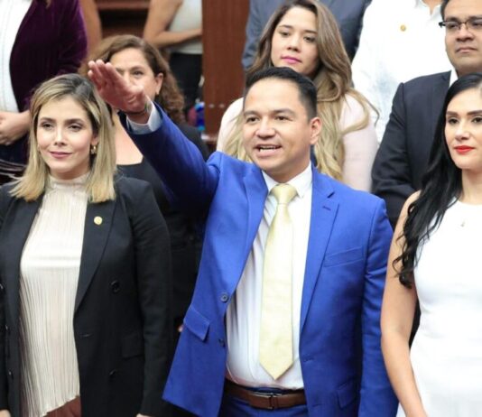 Abraham Alí Cruz protesta como titular del Órgano Interno de Control del IEM