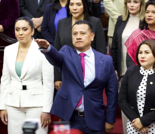 Designa 76 Legislatura a Carlos Torres Piña como Fiscal General del Estado