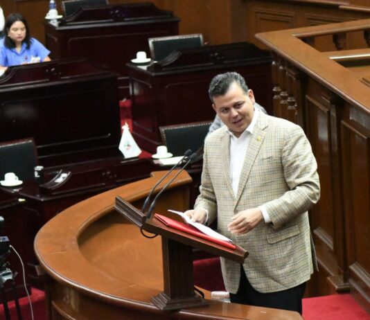 Propone Memo Valencia que no se exijan actas de nacimiento recientes a la ciudadanía