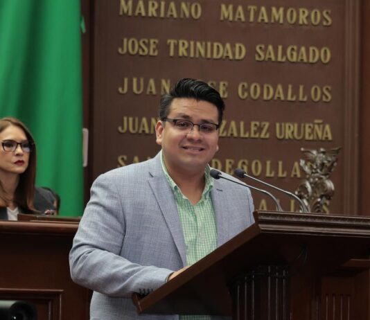 Propone Toño Carreño sea obligatorio tener lactarios en centros de trabajo