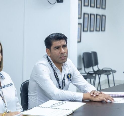 FGE sostiene en el cargo a fiscal señalado en 4 ocasiones por maltrato a adultos mayores