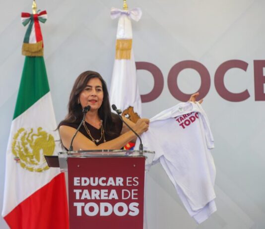 Entrega de plazas a nuevos docentes transforma vidas: Gabriela Molina