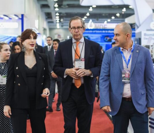 Adolfo Torres inaugura el pabellón de los Países Bajos