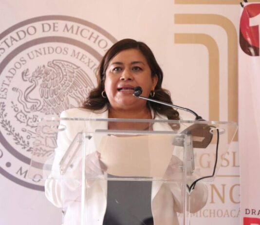 Diputadas Belinda Iturbide y Jaqueline Avilés entregan sus informes legislativos