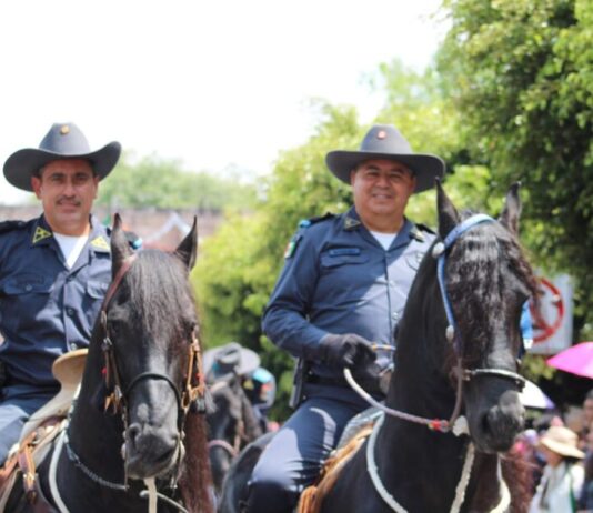 Jesús Barbosa participa en el Desfile por el 260 Aniversario del Natalicio de Morelos