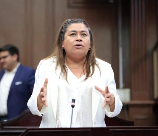 Exhorta Belinda Iturbide a prevenir el cáncer de mama en Michoacán