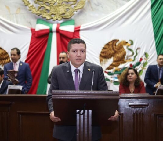 Propone Vicente Gómez normar exposición digital indebida de infancias y adolescentes