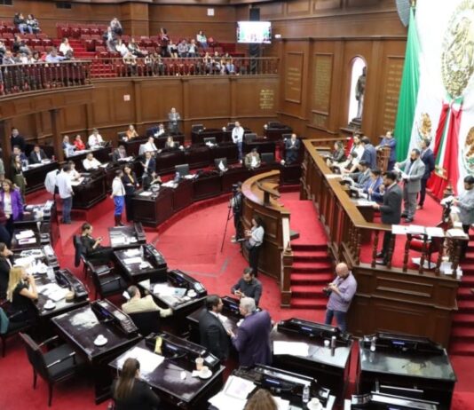 Compensación económica al cónyuge que asumió las cargas del hogar, en caso de separación: 76 Legislatura