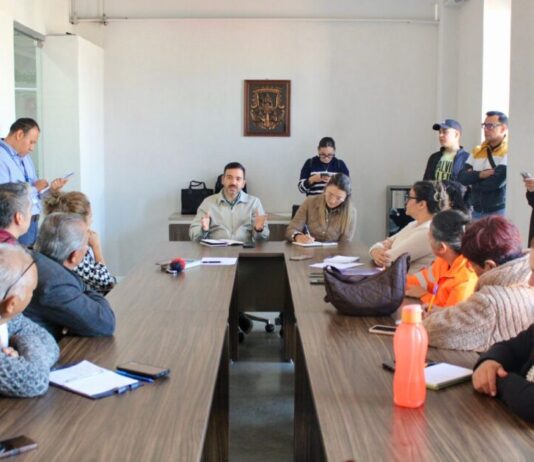 Yankel Benítez mantiene mesa de trabajo con vecinos de Ríos Mexicanos