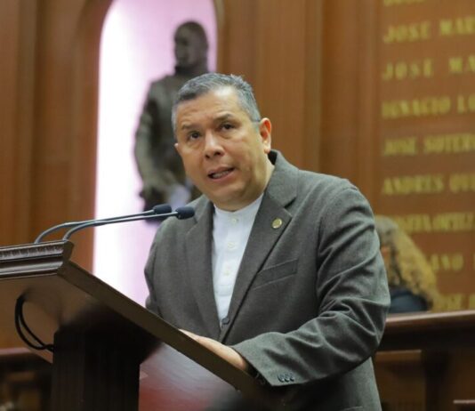 Las recompensas deben incluir denunciar a funcionarios corruptos: JC Barragán