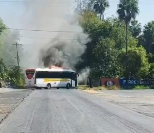 Con todo y Plan Michoacán, crimen organizado quema 25 vehículos y bloquea 17 puntos