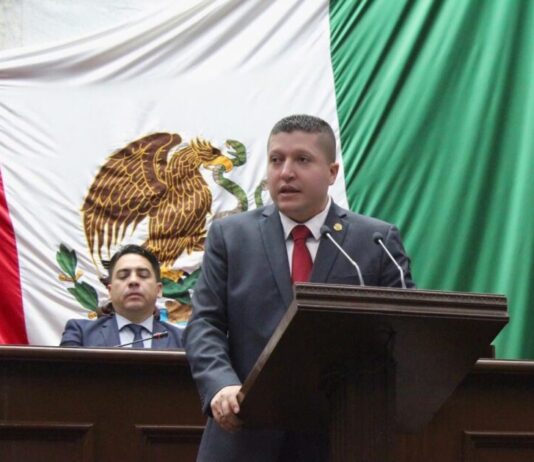 Vicente Gómez presenta iniciativas para dotar de atribuciones al Congreso y a los gobiernos municipales para el reciclaje de la basura electrónica