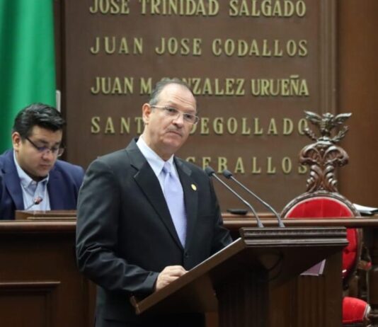 David Martínez Gowman propone reforma para regularizar inmuebles sin antecedentes de registro