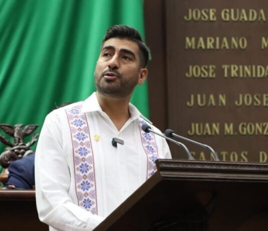 Impulsa Alfonso Chávez reforma para garantizar el derecho de niñas y niños a vivir en familia