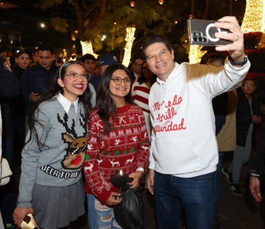 Alfonso Martínez hace brillar Morelia con Encendido Navideño ‘Luces por la Paz’