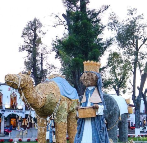 ¡Pátzcuaro se ilumina hoy con su nacimiento monumental y árbol navideño!: Sectur