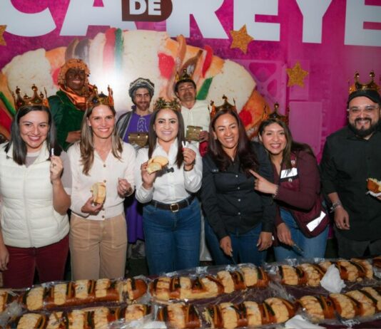 Miles de niños celebran Reyes con Gladyz Butanda en Villas del Pedregal