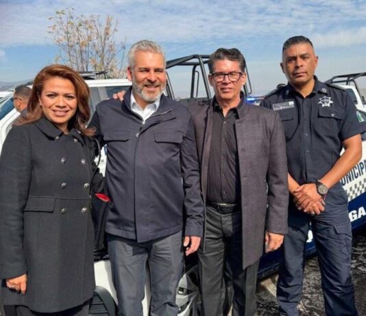 Quiroga fortalece su seguridad con nueva patrulla para la Guardia Civil, entregada por el Gobernador Alfredo Ramírez