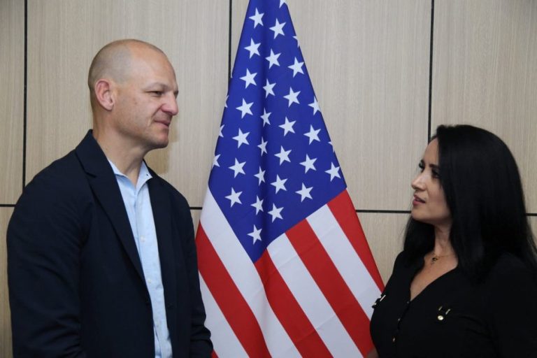 Morelia recibe autoridades estadounidenses para hermanamiento con Sacramento, California: Lucila Martínez
