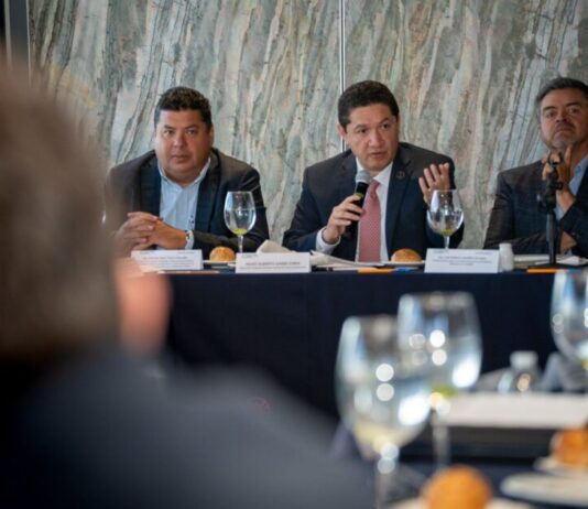 Hugo Gama dialoga con sector empresarial sobre certeza jurídica y modernización del Poder Judicial