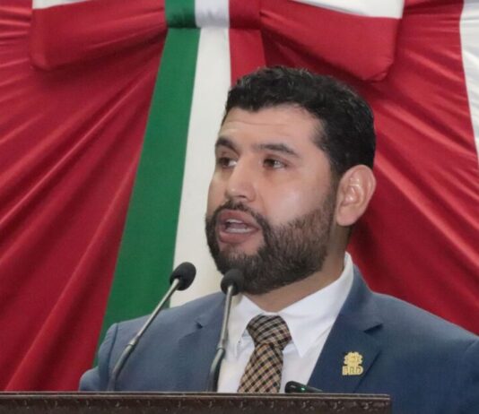 Octavio Ocampo presenta iniciativa para proteger a productores de maíz en Michoacán