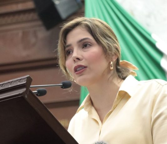 Brisa Arroyo reconoce labor de la Mesa Directiva y llama a mantener un Congreso con altura y respeto