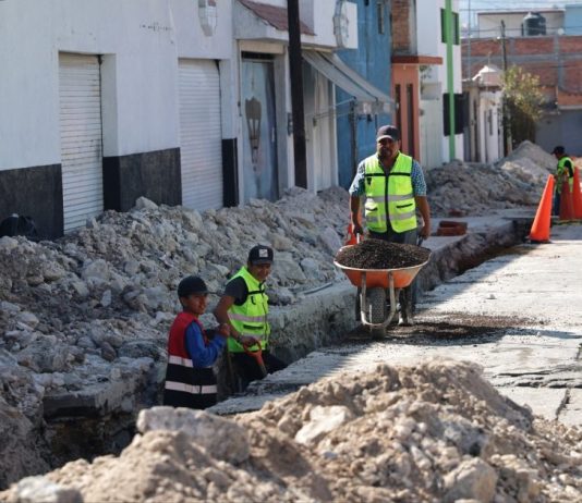 En Santa María, supervisa Alfonso Martínez obras sanitarias