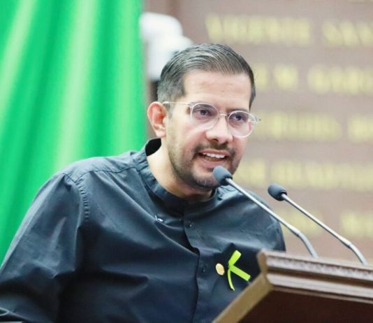 Propone Conrado Paz que oficinas de gobierno implementen firma electrónica para reducir uso de papel