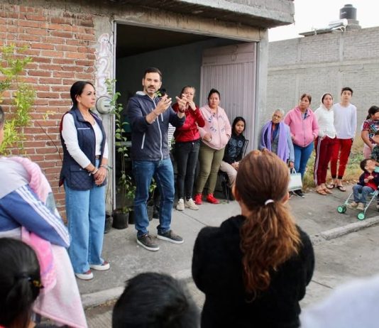 Yankel Benítez ofrece respaldo solidario a vecinos de Ampliación Gertrudis Sánchez