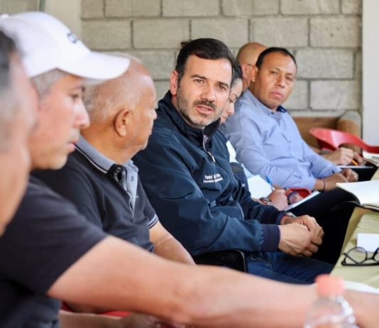 Yankel Benítez acompaña regularización de colonia Ríos Mexicanos