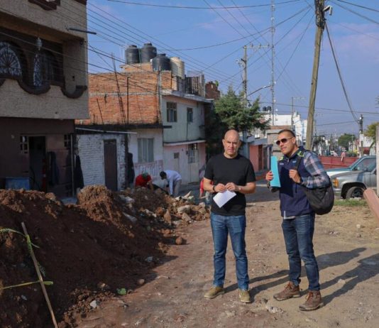 Más obras para Morelia: Adolfo Torres supervisa mejora de drenaje en Lomas del Punhuato