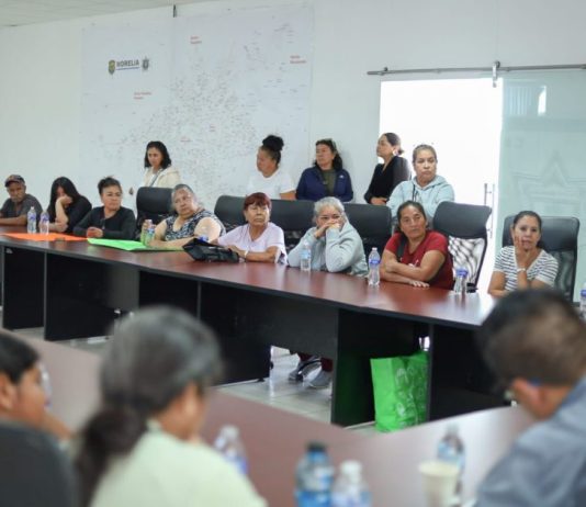 Atiende Adolfo Torres a colonos de Ciudad Jardín y La Esperanza