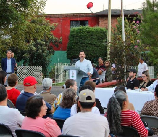 Conmemora Yankel Benítez 52 aniversario de la colonia Expropiación Petrolera