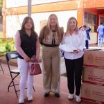 Gestiona Dayana Pérez Mendoza entrega de tenis para estudiantes de secundaria en Salvador Escalante