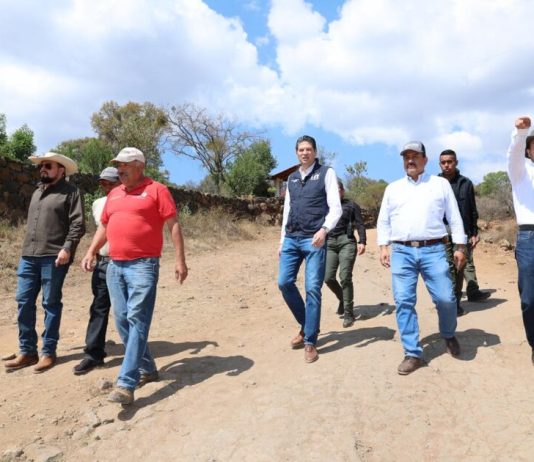 Alfonso Martínez rehabilita camino rural en Capula