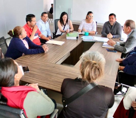 Yankel Benítez escucha necesidades de colonia Fuerza Tarasca