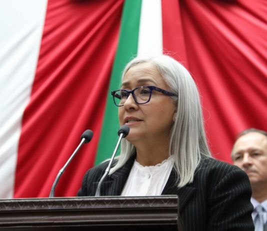 Emma Rivera propone gratuidad en los estacionamientos comerciales; “es un paso firme hacia una economía con justicia social”, remarca.