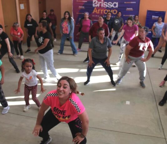 Brissa Arroyo le cumple a la gente en El Porvenir, tenencia de Chiquimitio