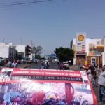 Maestros y derechohabientes del ISSSTE exigen mejoras en salud y pagos en Michoacán