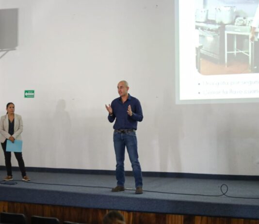 El uso responsable del agua en el área de la salud es vital: Adolfo Torres