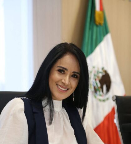 Reconoce Lucila Martínez Manríquez la labor de las educadoras en México