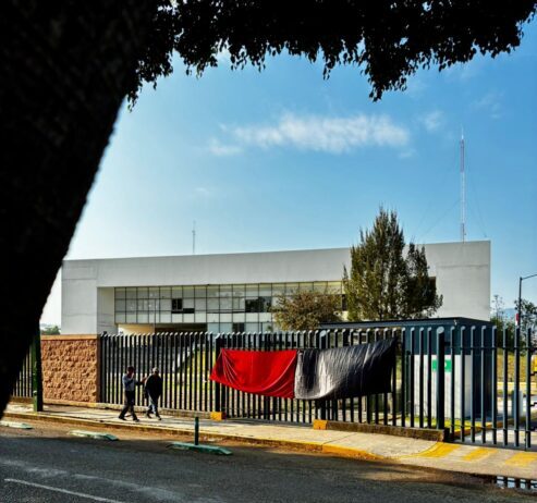 HUELGA DEL SUEUM SE MANTIENE DE PUERTAS CERRADAS