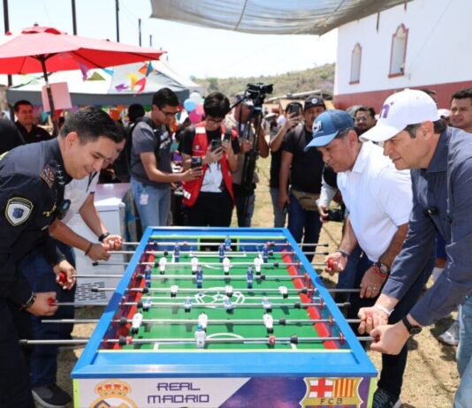 Lleva Alfonso Martínez alegría a niñas y niños de Teremendo con el Festival de la Niñez “Héroes por la Paz”