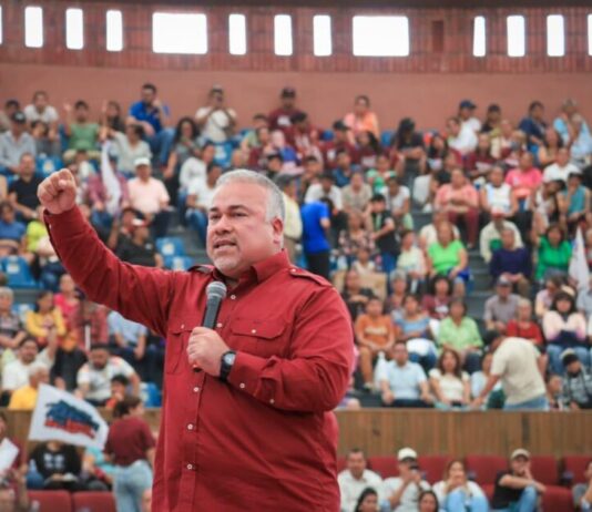 Morena muestra músculo en Asamblea Informativa en Morelia.