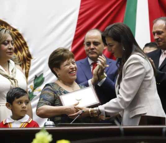 Congreso del Estado condecora al Proyecto Cendi con la Condecoración al Mérito Docente