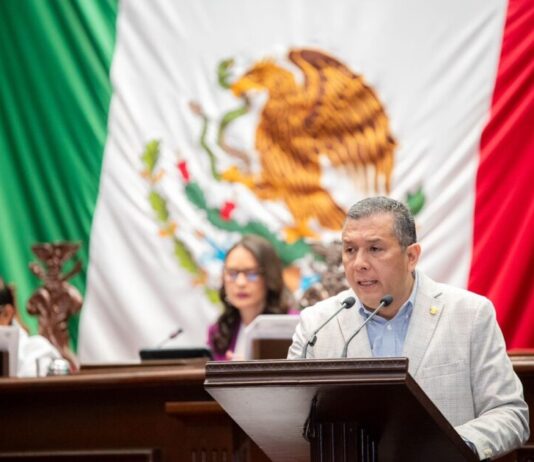 Juan Carlos Barragán celebra aprobación de reforma electoral histórica para Michoacán
