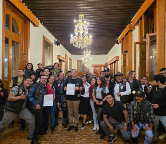 Barragán recibe iniciativa ciudadana para proteger a motociclistas de conductores irresponsables